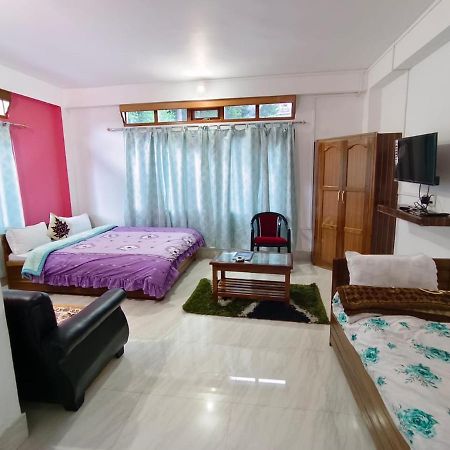 Hotel White Tara 타왕 외부 사진