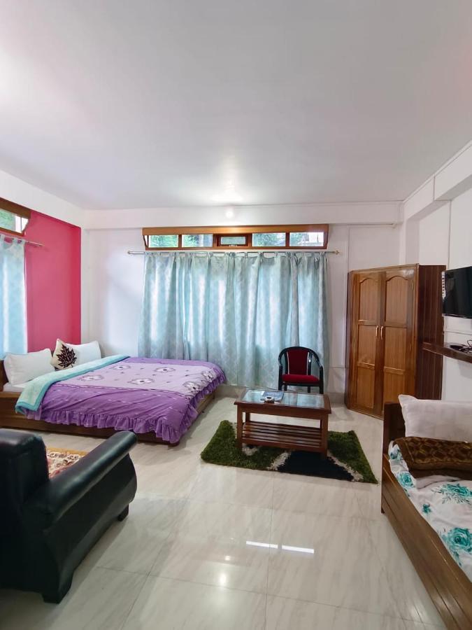 Hotel White Tara 타왕 외부 사진