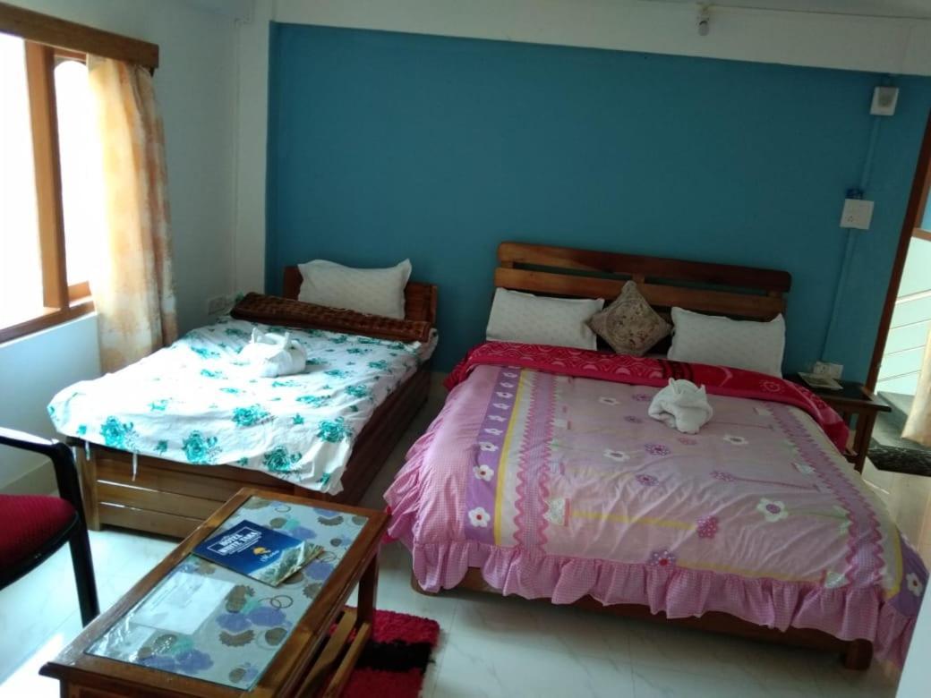 Hotel White Tara 타왕 외부 사진