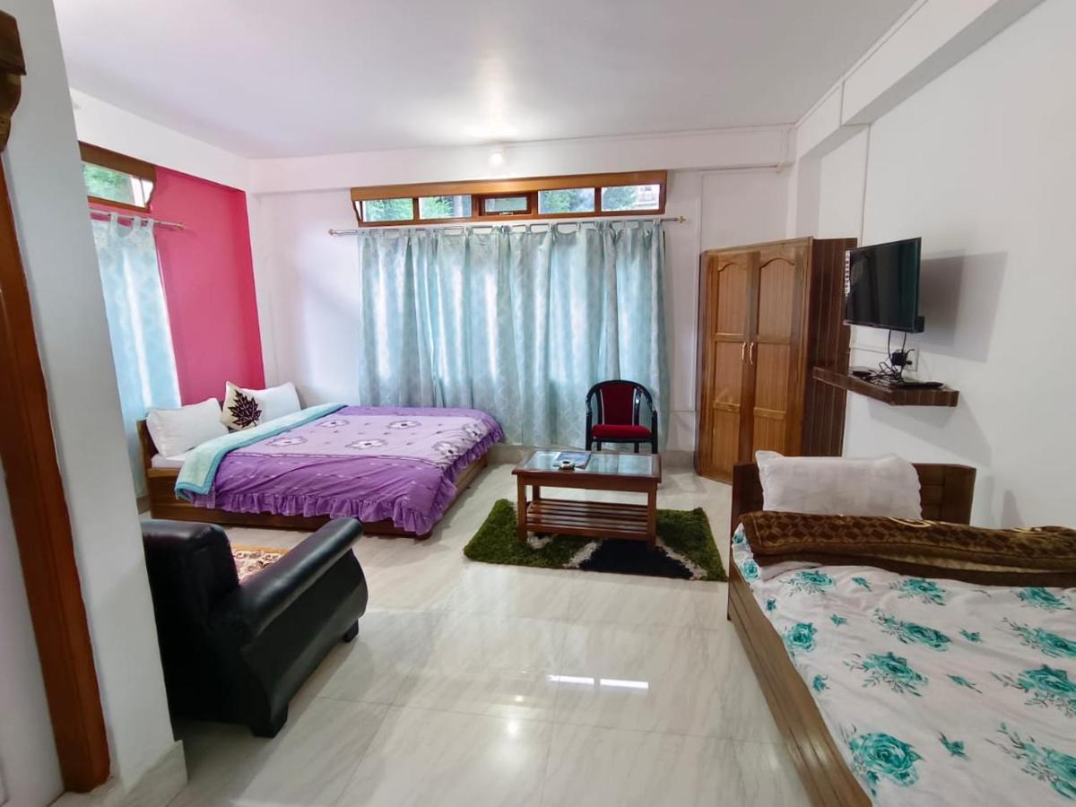 Hotel White Tara 타왕 외부 사진